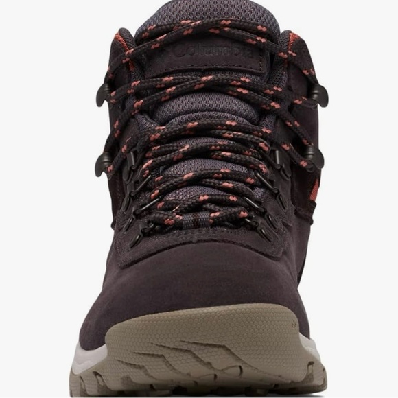 Columbia Women's Discontinued Newton Ridge Waterproof Amped Hiking Boot (Size 9) - Picture 3 of 13